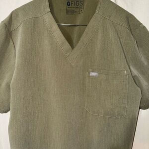 FIGS Men's Olive Green Scrub Top